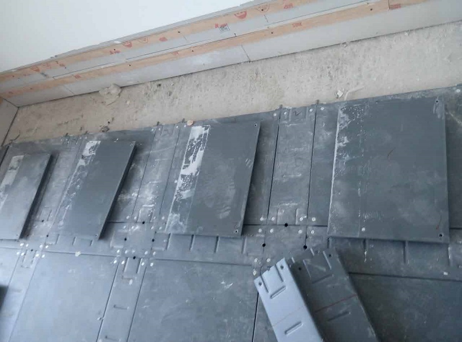 steel cementitious raised floor  with trunk
